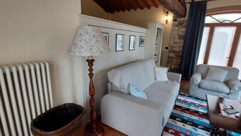 Полулюкс, Agriturismo La Scarpaia