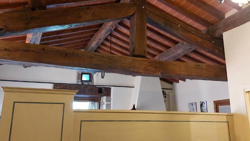 Полулюкс, Agriturismo La Scarpaia
