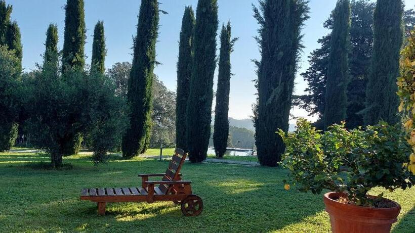 Полулюкс, Agriturismo La Scarpaia
