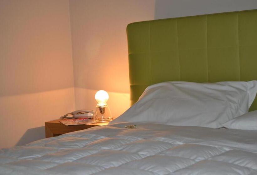 豪华园景房, Relais Borgo Del Gallo