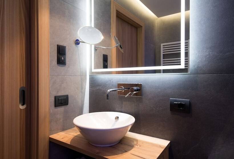 استودیو ساده, B&b La Tambra   Central With Restaurant