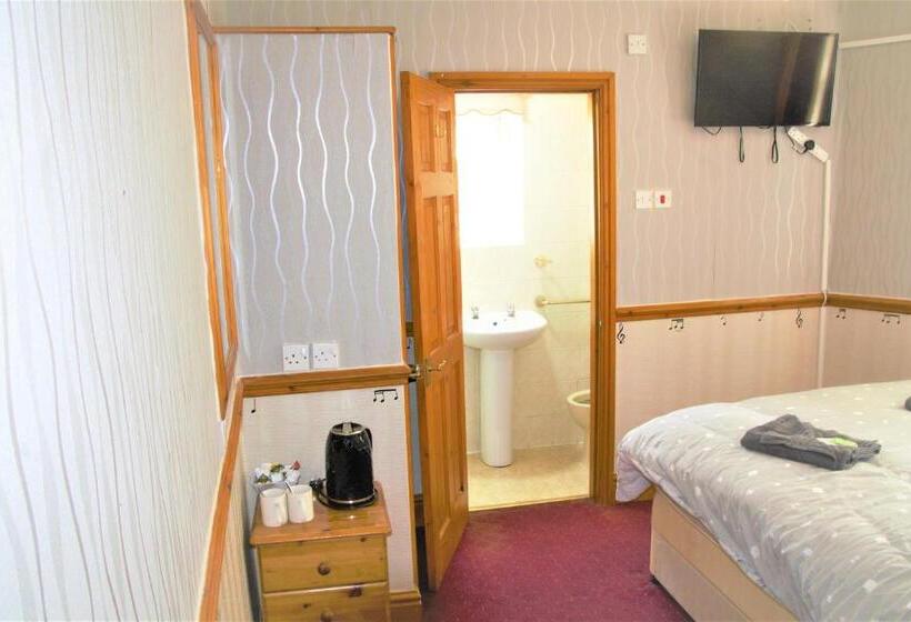 Четырехместный Номер Стандарт, Pine Lodge