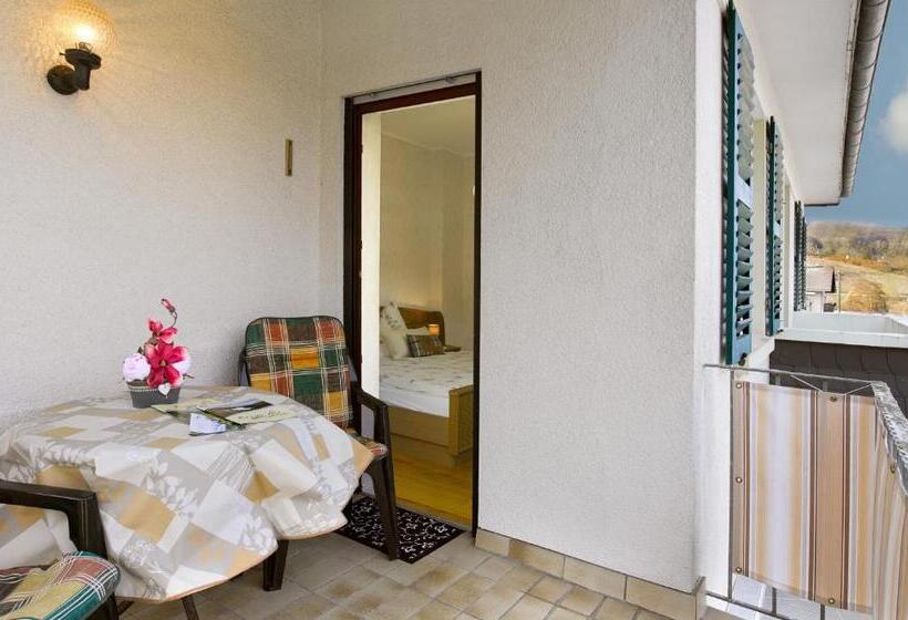 Номер Стандарт с Балконом, Pension Haus Am Walde Brodenbach, Mosel