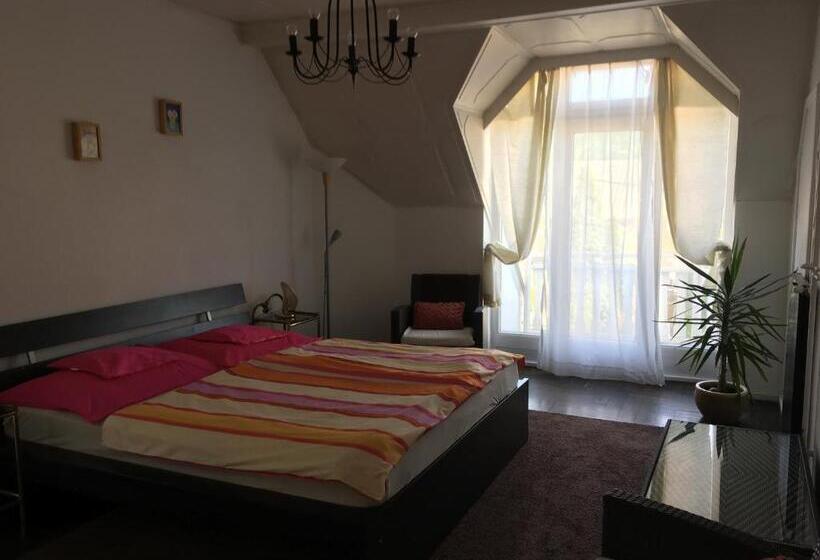 Апартаменты 1 Спальня с Балконом, Eva Rooms