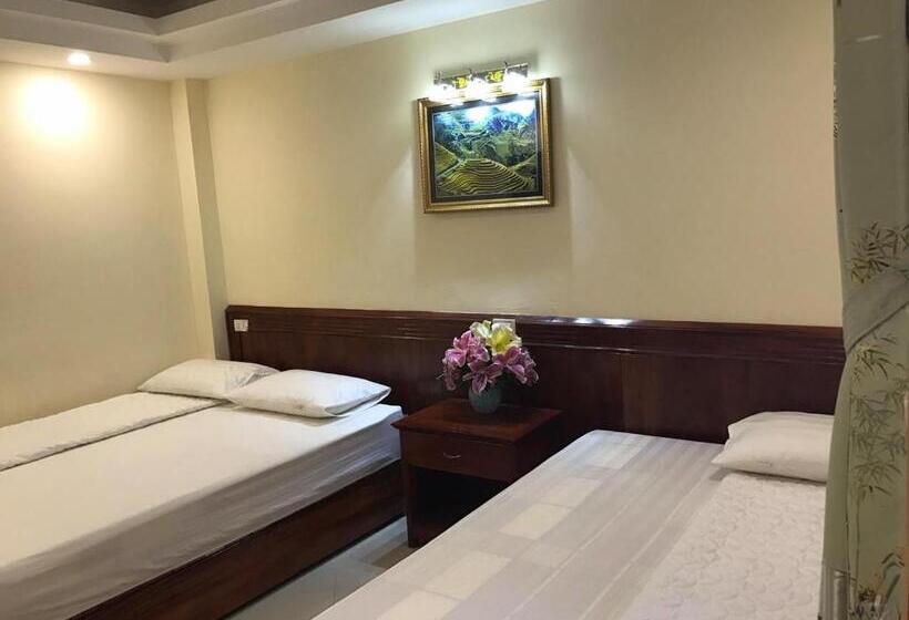 اتاق خانوادگی با چشم‌انداز باغ, Camellia Guest House