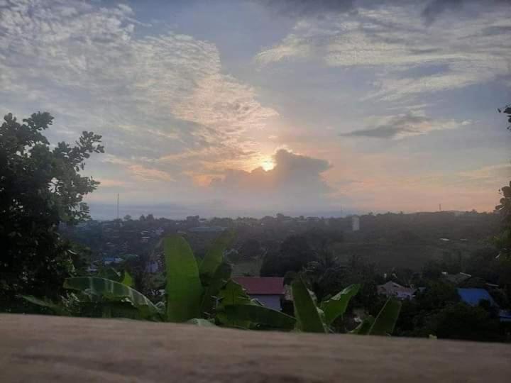 标准间带阳台, Tree Lodge Banlung