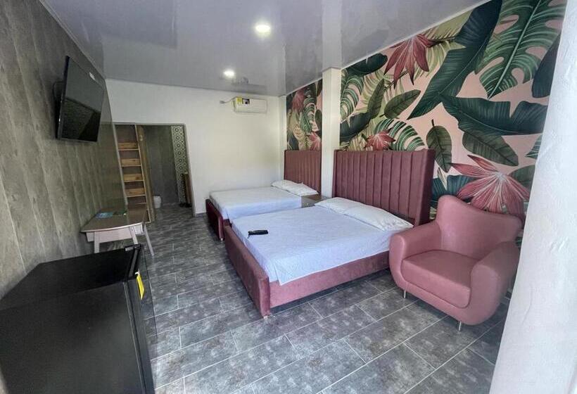 四人豪华间, Apartamentos Isla Tropical