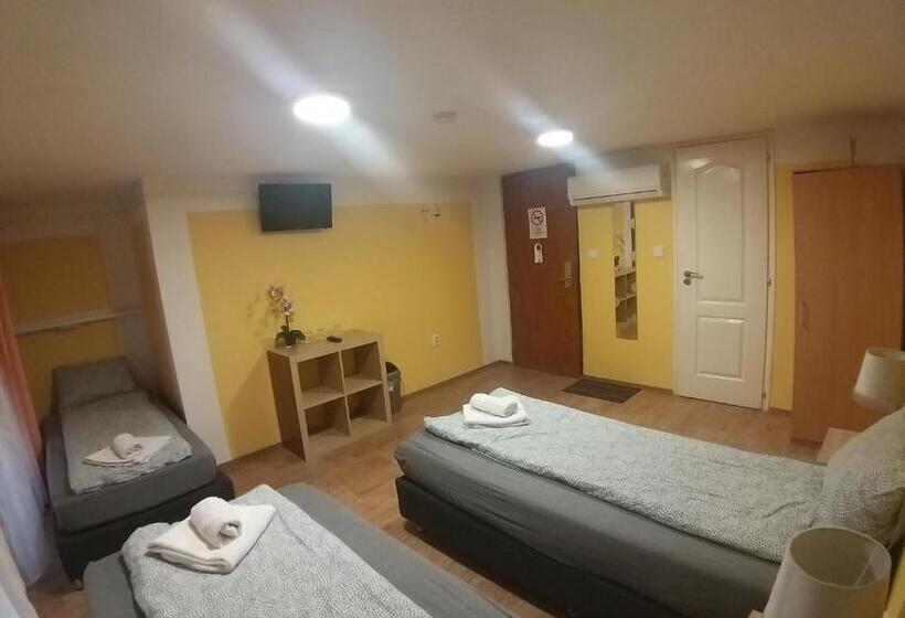 스탠다드 트리플 룸, Deniz Guesthouse
