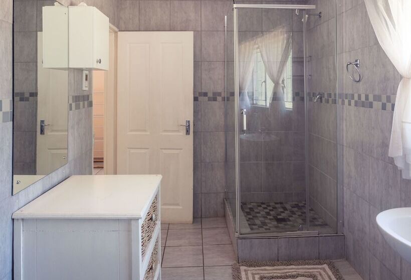 בקתת חדר, Hartbeespoort Holiday Resort