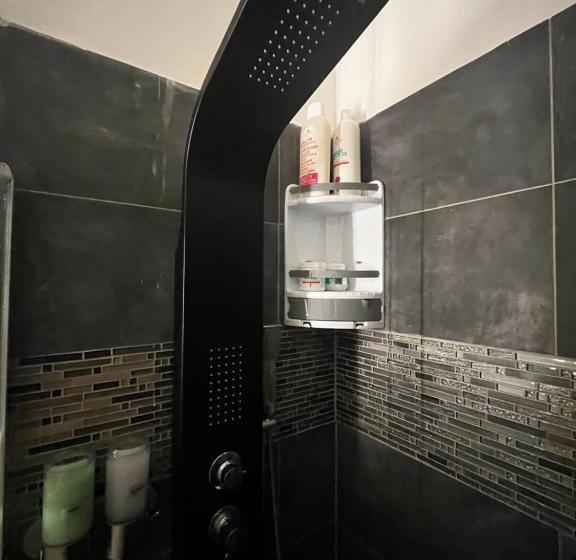 استودیو استاندارد با بالکن, Xanthis Hostel Nicosia City Centre
