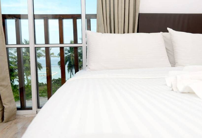 اتاق لوکس سه تخته, Express Inn At Hulhumale