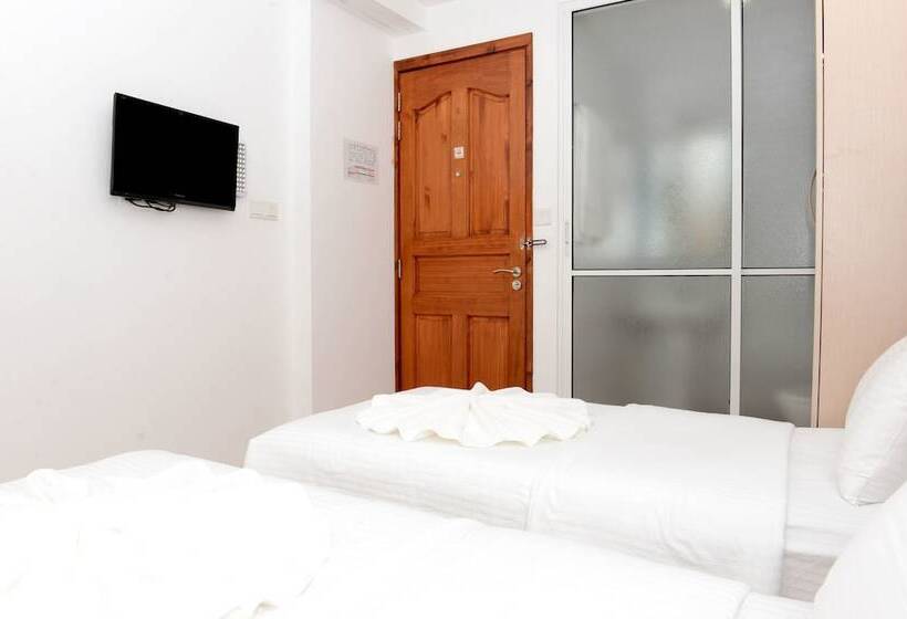 اتاق لوکس سه تخته, Express Inn At Hulhumale
