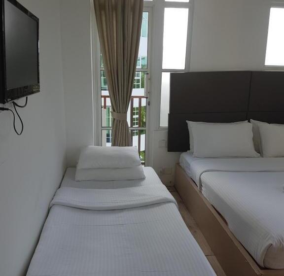 اتاق لوکس سه تخته, Express Inn At Hulhumale
