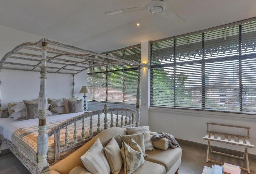 Люкс Вид на Сад, 55tg Boutique Suites