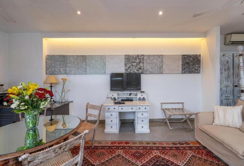 Люкс Вид на Сад, 55tg Boutique Suites