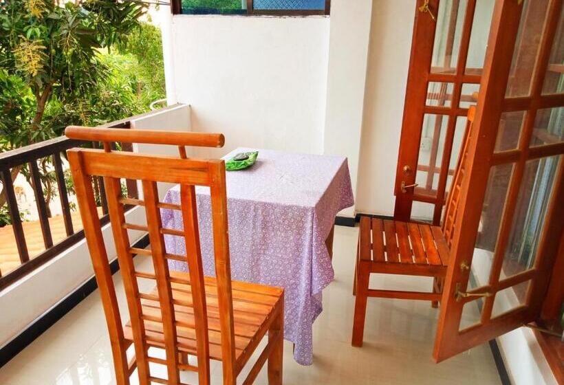 اتاق استاندارد با بالکن, Green View Guest