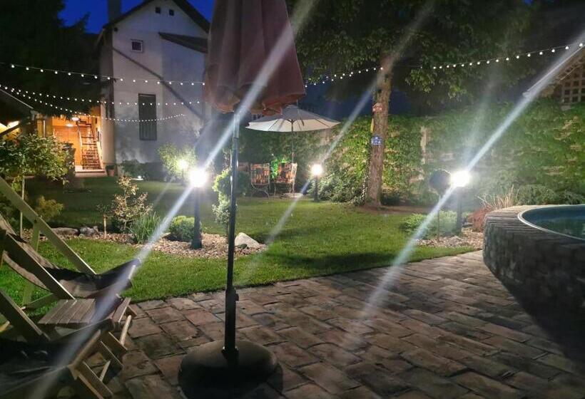 اتاق استاندارد, Guest House Relić