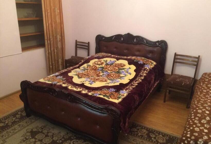 标准间, Gokor B&b