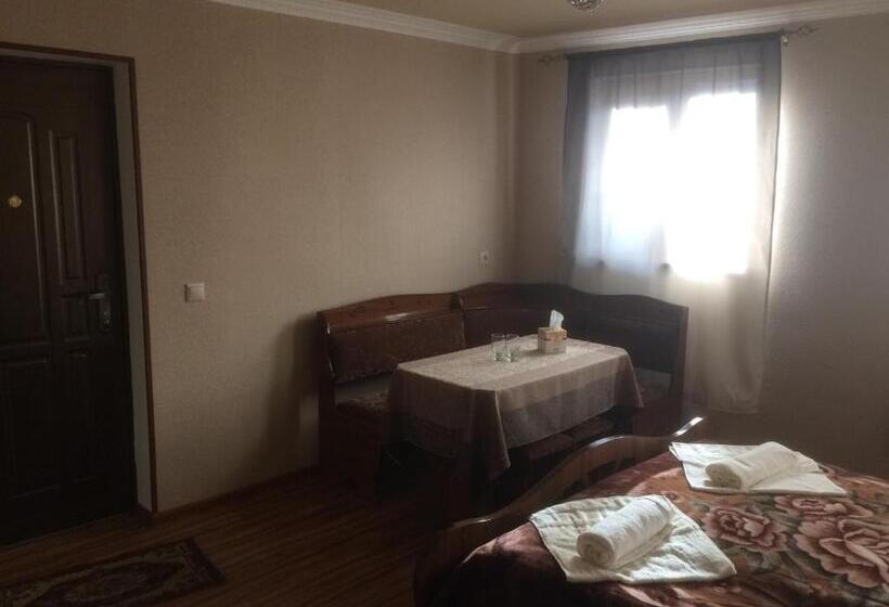 家庭间, Gokor B&b