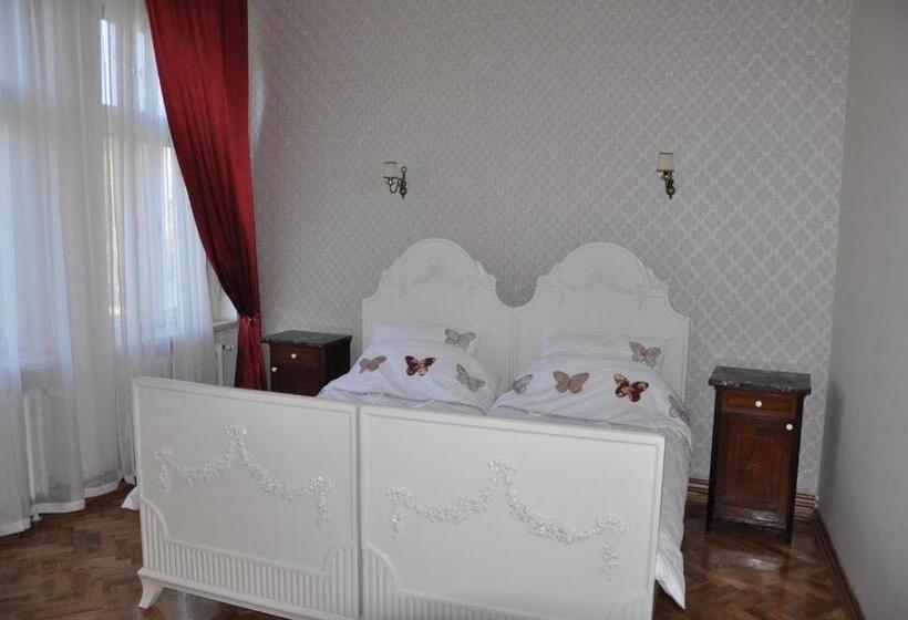 اتاق لوکس با بالکن, Guest House Anna Caffe