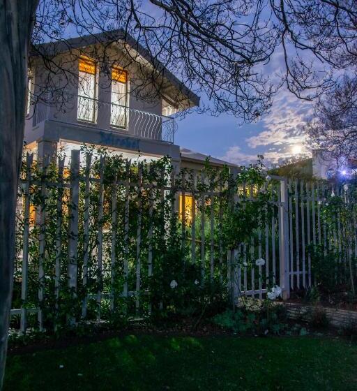اتاق استاندارد, Mirabel Guesthouse