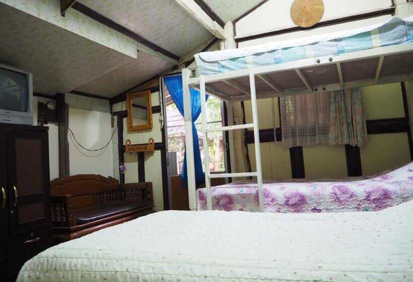 트리플 클래식 룸, Three J Guesthouse