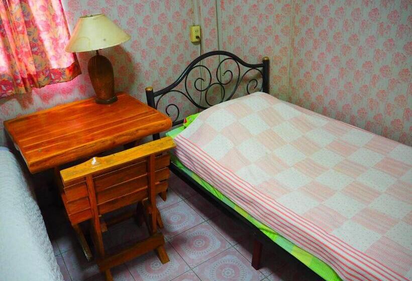 기본룸, Three J Guesthouse