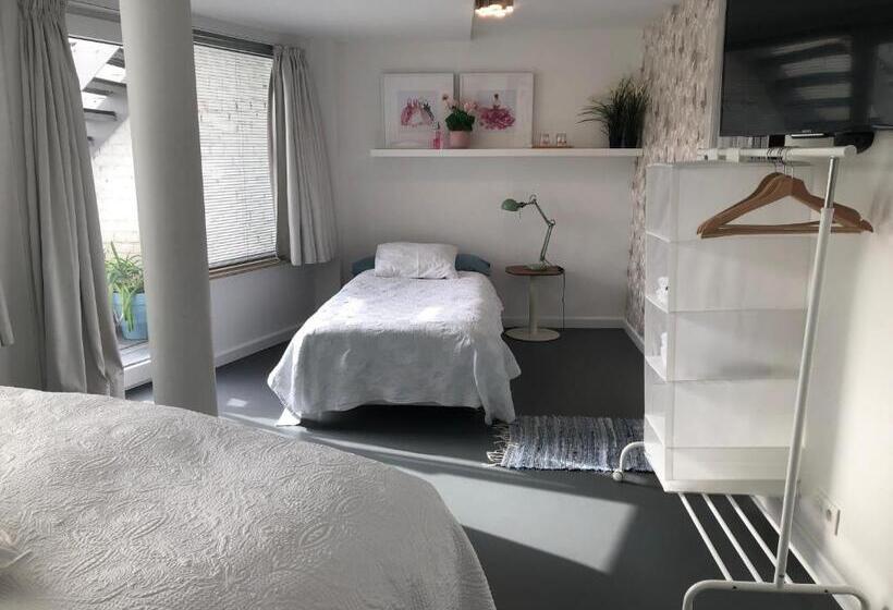 Семейный Номер, Guesthouse Poppies