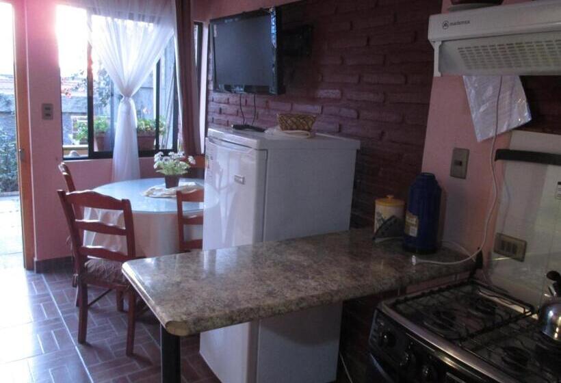 Апартаменты 2 Спальни, Hostal Julia