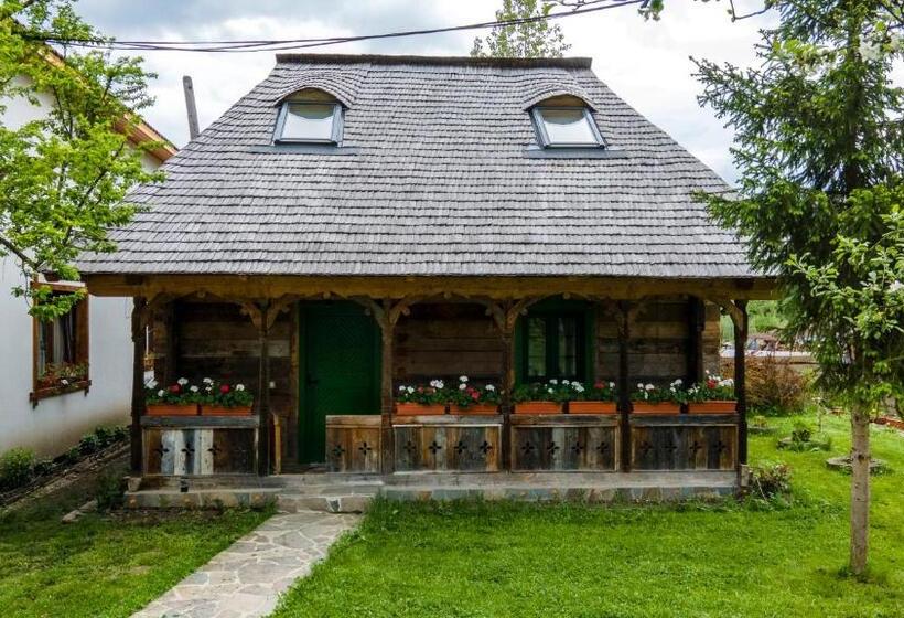 Люкс, Pensiunea Casa Traditiilor