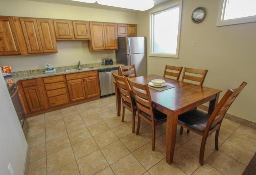 Дом 2 Спальни, Multi Resorts At Villas At Southgate