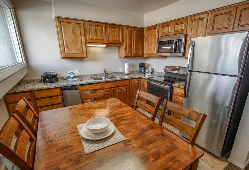 Дом 2 Спальни, Multi Resorts At Villas At Southgate