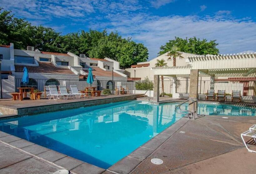 Дом 2 Спальни, Multi Resorts At Villas At Southgate
