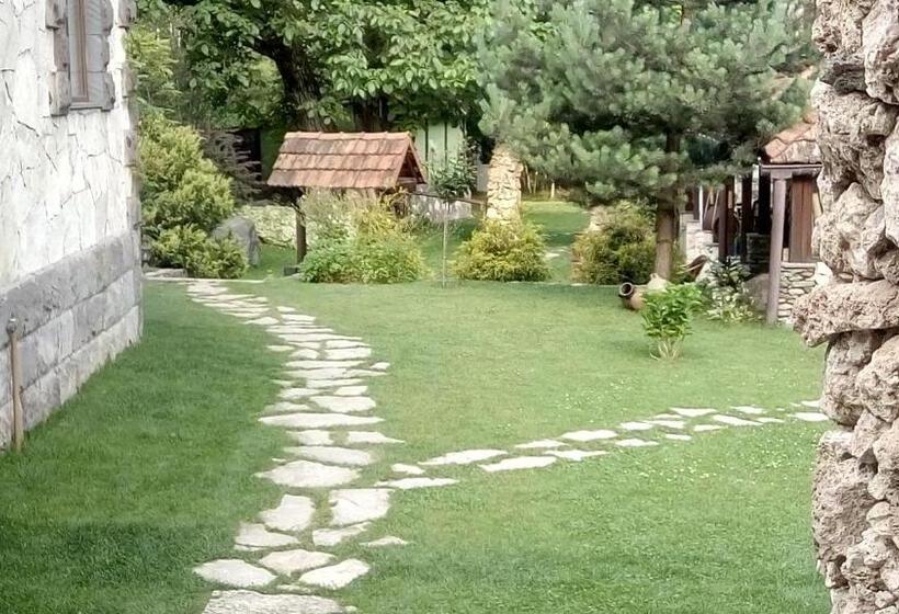 Трехместный Номер Стандарт Вид на Сад, Eco Garden