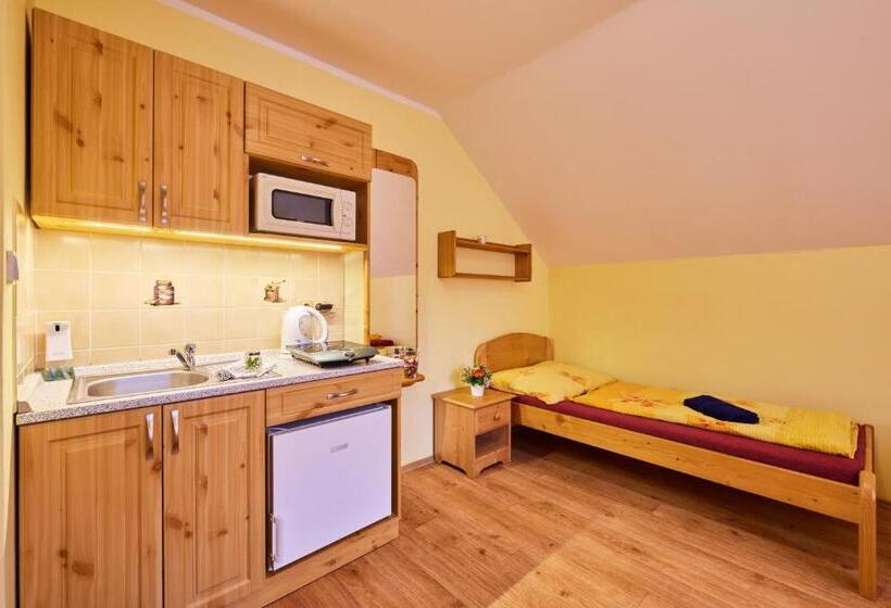 اتاق استاندارد سه نفره, Apartmány Eva