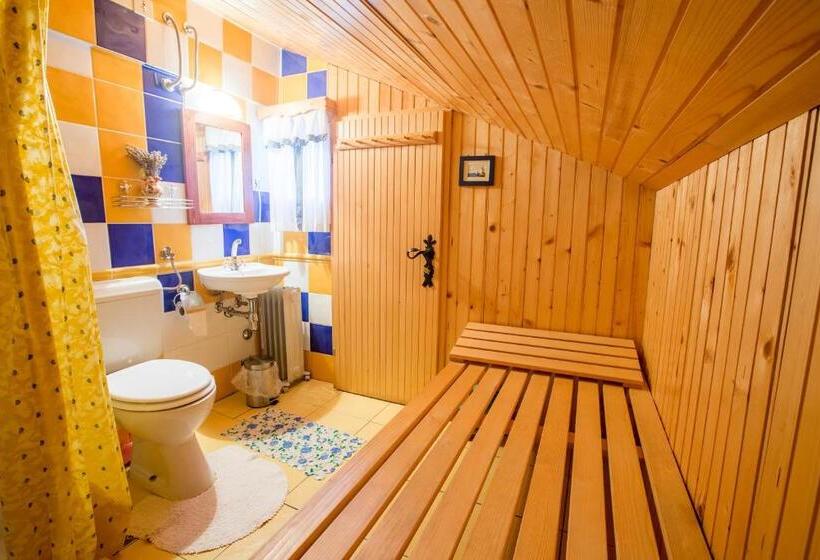 کلبه ییلاقی, Guest House Kraljev Hrib