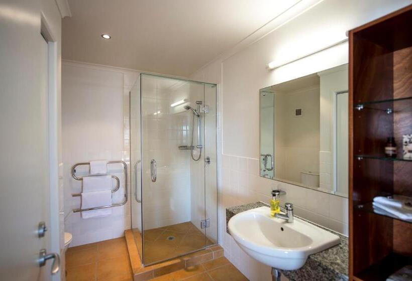 Апартаменты 1 Спальня Нижний Этаж, The Reef Beachfront Apartments