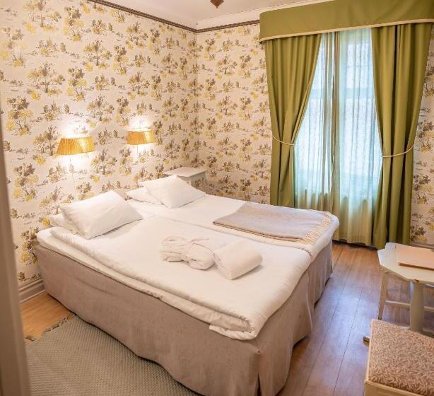 غرفة قياسية حمام مشترك, Ombergs Turisthotell