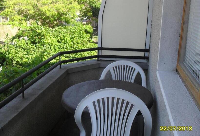 Номер Стандарт с Балконом, Panayotovi Guest House