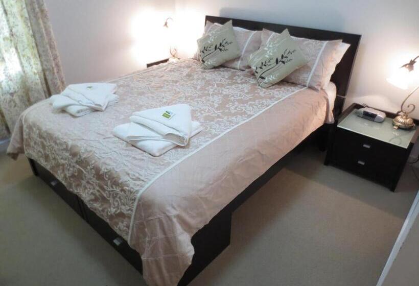 2 Bedroom Apartment with Views, Lights Landing Apartments