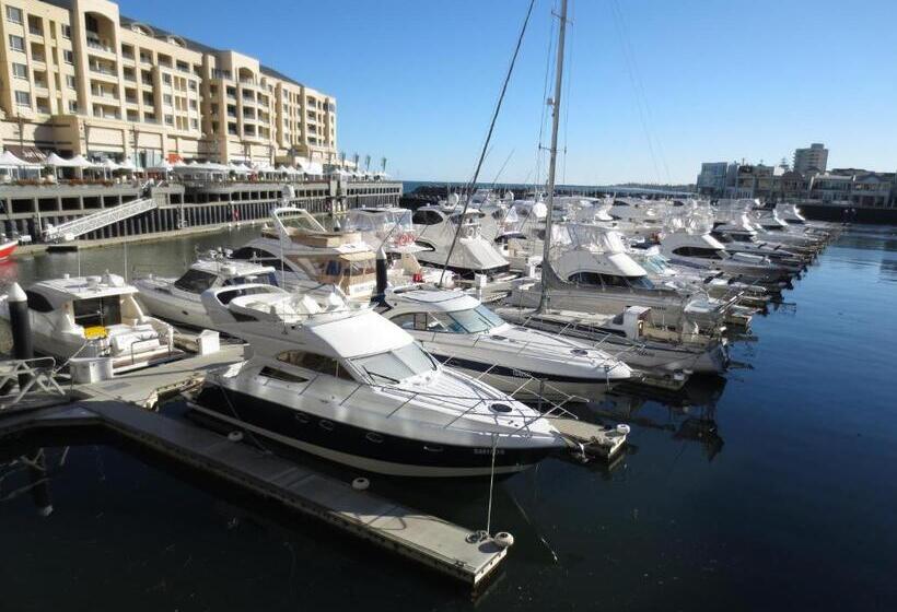 2 Bedroom Apartment with Views, Lights Landing Apartments