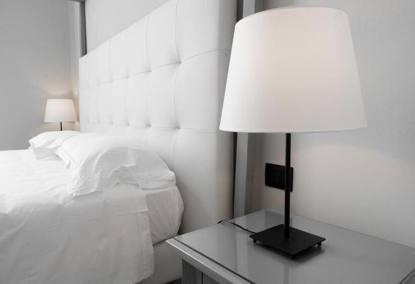 اتاق پریمیوم چهارنفره, De Ville