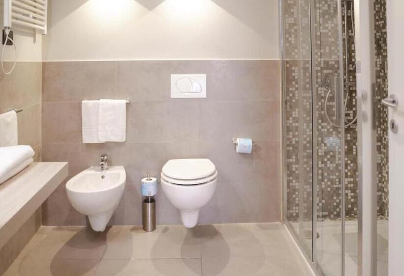 اتاق استاندارد با تخت بزرگ, De Ville