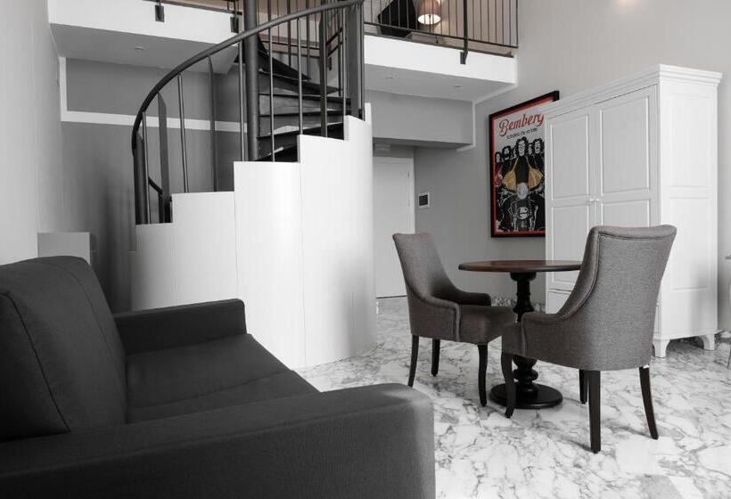 اتاق سوپریور با تخت بزرگ, De Ville