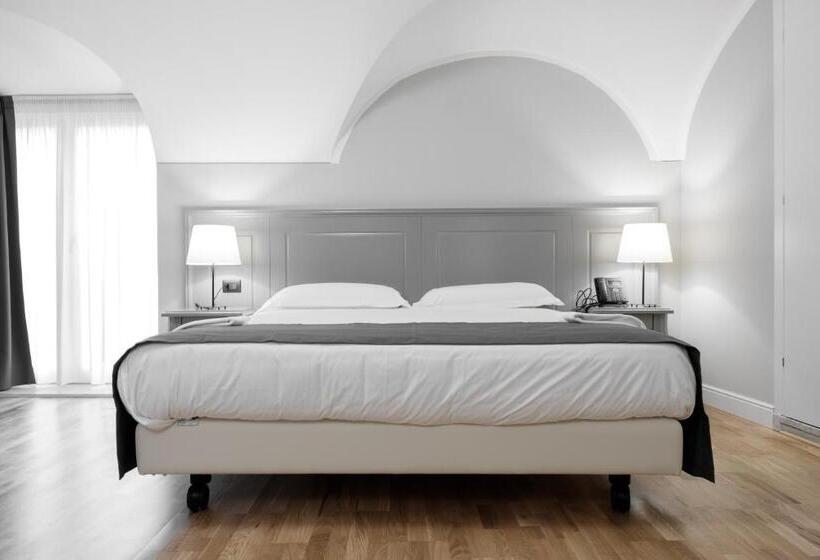 اتاق سوپریور, De Ville