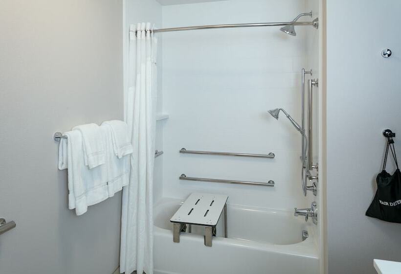 适合残疾人使用的标准间, Holiday Inn Express & Suites   Medford, An Ihg