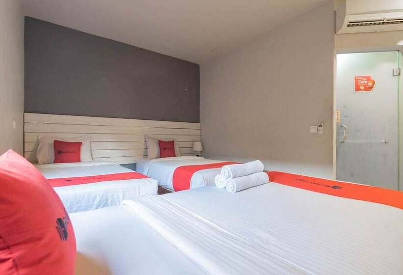 Семейный Номер, Reddoorz Plus Near Asia Afrika 3