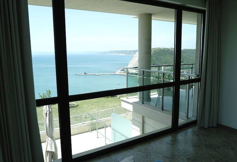 Апартаменты Comfort 2 Спальни, Calithea Complex
