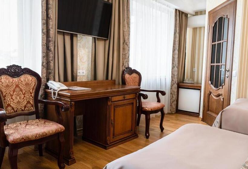 اتاق سوپریور, Lviv
