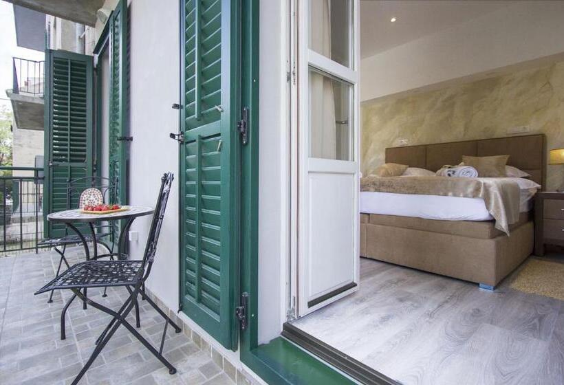 발코니 디럭스 룸, Well Of Life Luxury Rooms